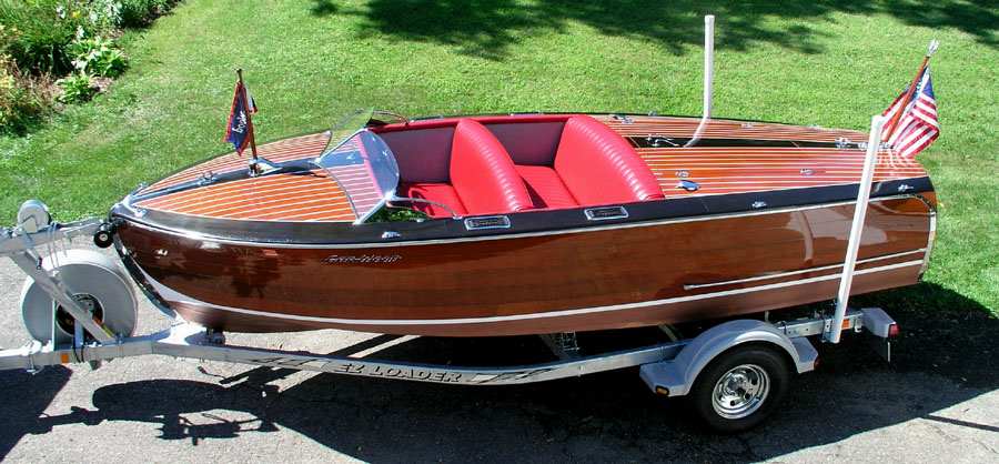 1946 17 1/2 ft GarWood Runabout